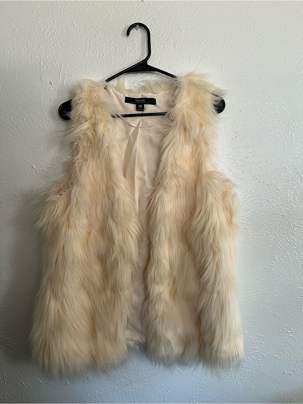 Kensie Plush Faux Fur Vest - Cream